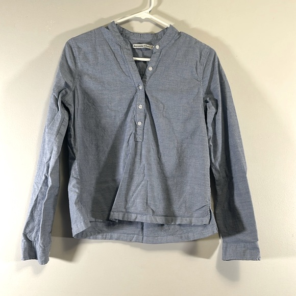 Abercrombie & Fitch Tops - Abercrombie & Fitch blue chambray half button down long sleeve top size small